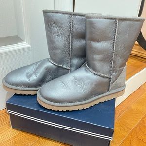 COPY - Ugg boots, metallic Blue color, size US 8
